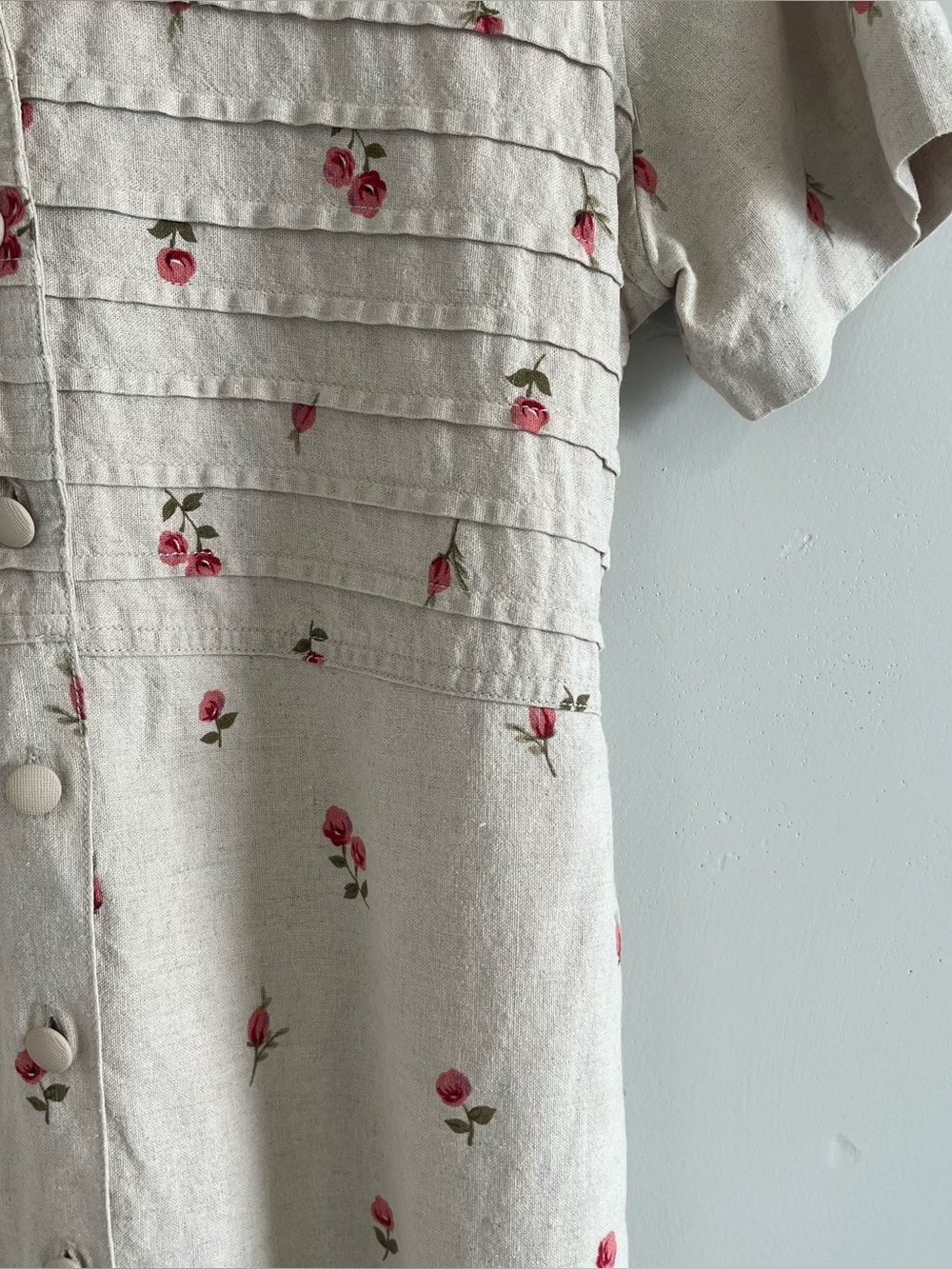 Erika | Vintage Cream Button-Front Dress with Red Floral Embroidery - Picture 7 of 8